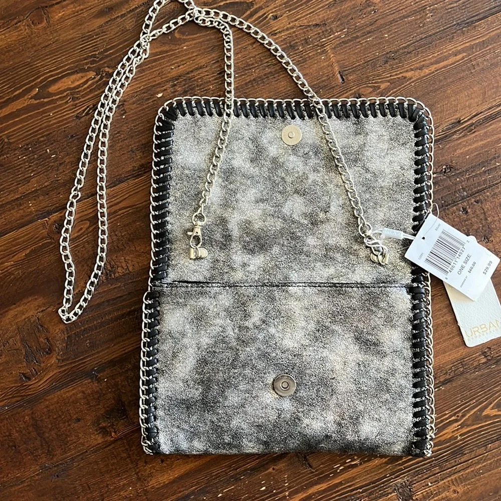 Urban Expressions silver and black chain crossbody bag - Picture 2 of 5